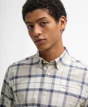 Load image into Gallery viewer, Barbour Msh5070tn41 Barbour Lewis Shirt    Oban Mi
