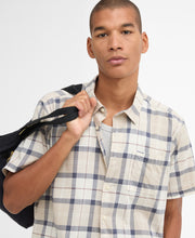 Load image into Gallery viewer, Barbour Msh5300tn41 Barbour Gordon Shirt   Oban Mi
