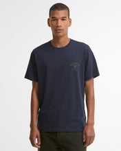 Load image into Gallery viewer, Barbour Mts1655 Barbour Tartan Crest T Navy

