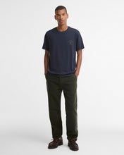 Load image into Gallery viewer, Barbour Mts1655 Barbour Tartan Crest T Navy
