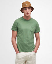 Load image into Gallery viewer, Barbour Mts1173 WOODCHURCH TEE
