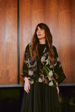 Load image into Gallery viewer, One Hundred Stars Ckmorcblk ORCHID BLACK CREPE KIMONO
