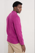 Load image into Gallery viewer, Seasalt B-Mn36313-25329 Men&#39;s Artist&#39;s Shirt Cassis
