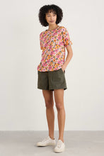 Load image into Gallery viewer, Seasalt B-Wm38023-35419 Bryher View T-Shirt Retro Daisies Chalk
