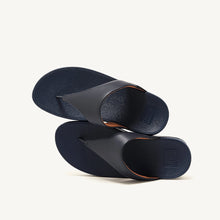 Load image into Gallery viewer, Fitflop 188 A15 LuLu Leather
