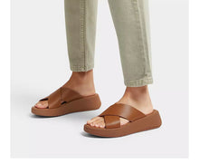 Load image into Gallery viewer, Fitflop Fw5 FLATFORM CROSS SLIDES
