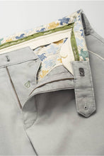 Load image into Gallery viewer, Soft twill summer chino
