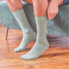 Load image into Gallery viewer, Lisle socks Pale Green
